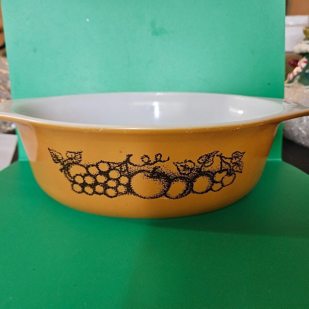 vintage orchard fruit casserole dish Pyrex